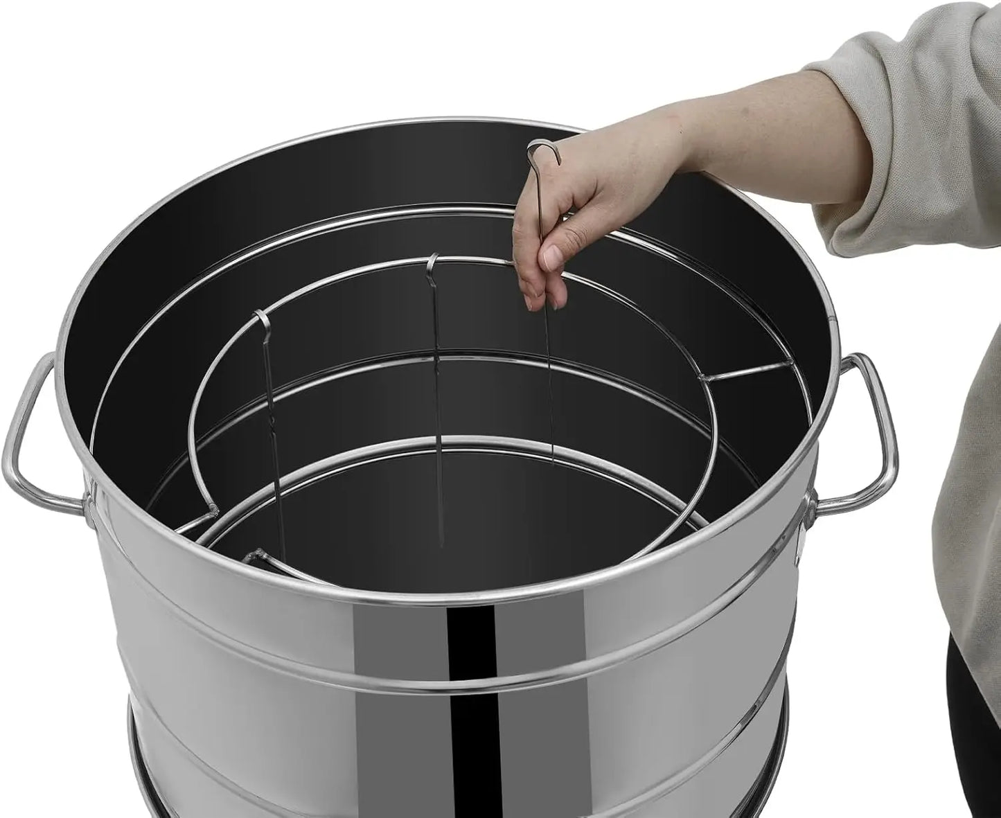 Large Stainless Steel Portable Smokeless Barbecue Charcoal Barrel Grill with Multiple Clips for Camping Picnics Backyard BBQs