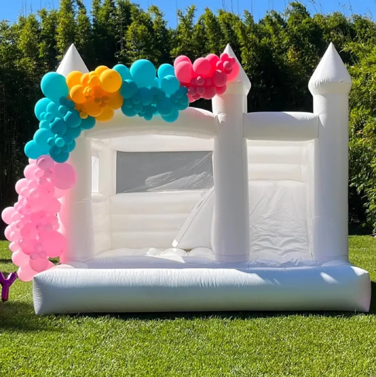 In stock! Large white bounce house, slide and ball pit, outdoor PVC trampoline, bouncy castle with blower for kids and adults